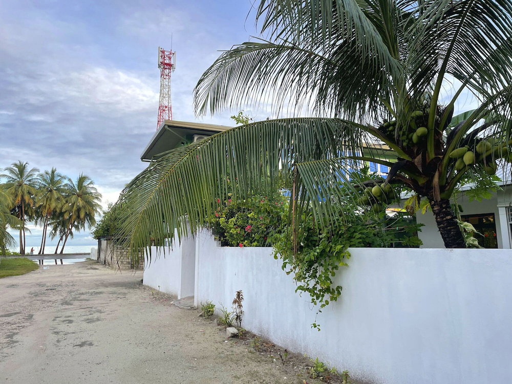 Hotel Calm Beach Inn