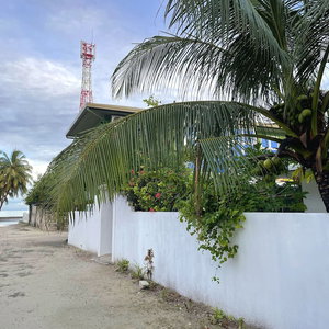 Hotel Calm Beach Inn cazare Gan