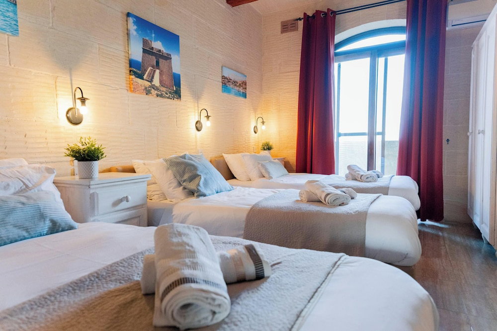 Hotel Villa Savona Sleeps 7 With Private Pool