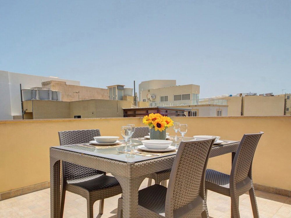 Hotel Off The Strand Gzira Top Floor Apartment