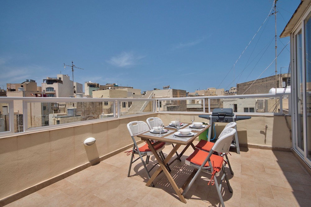 Hotel Stunning City Views Sliema Duplex Penthouse