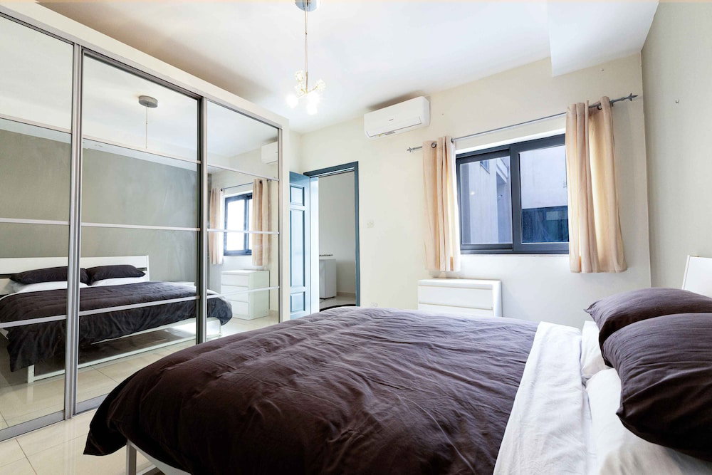 Hotel Modern 3Bd Apartment With Wide Balcony