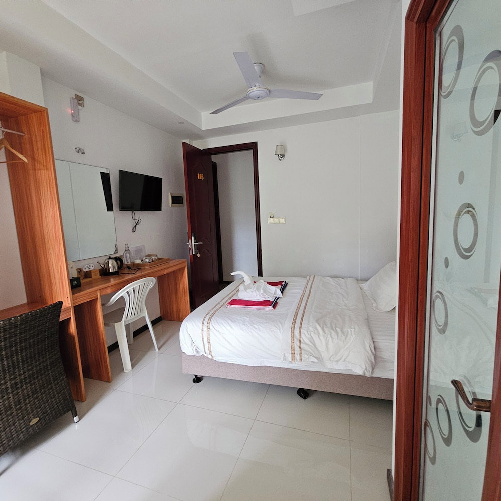 Hotel Palm Rest