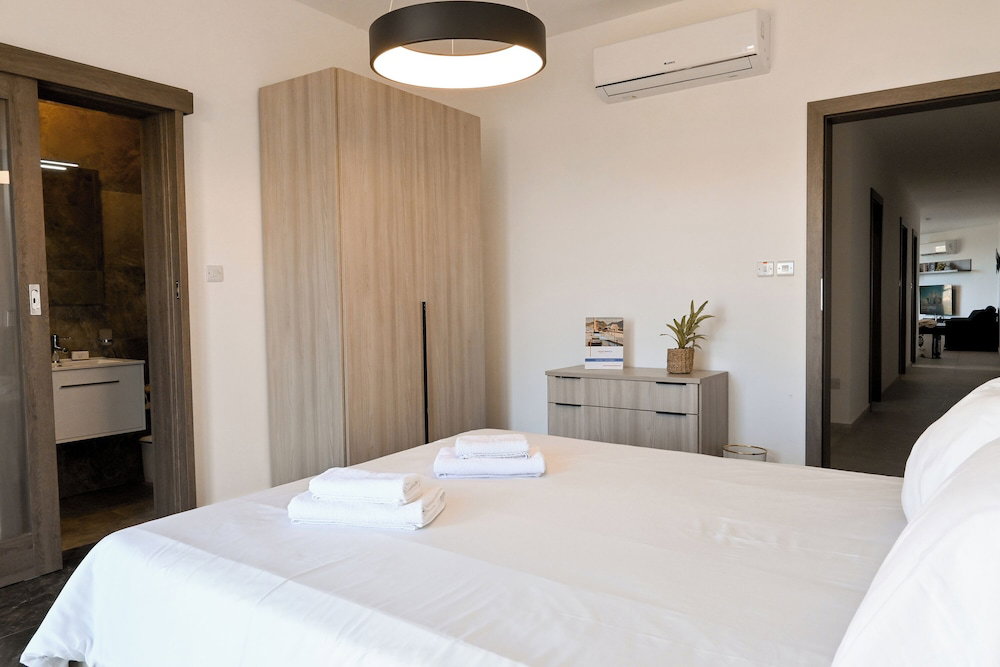 Sunny Bay View + Shared Pool Gozo