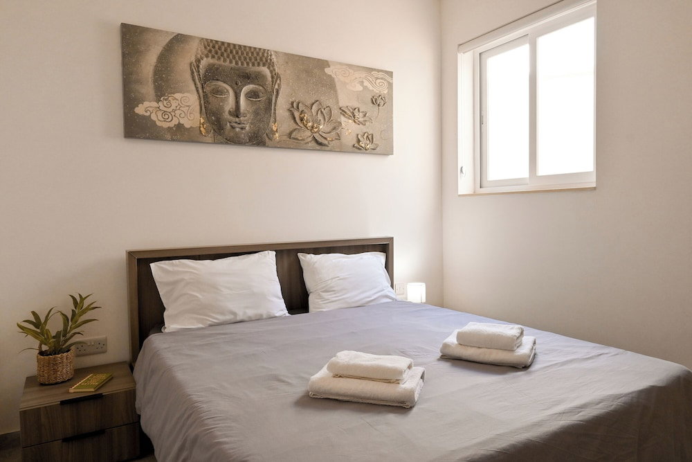 Sunny Bay View + Shared Pool Gozo