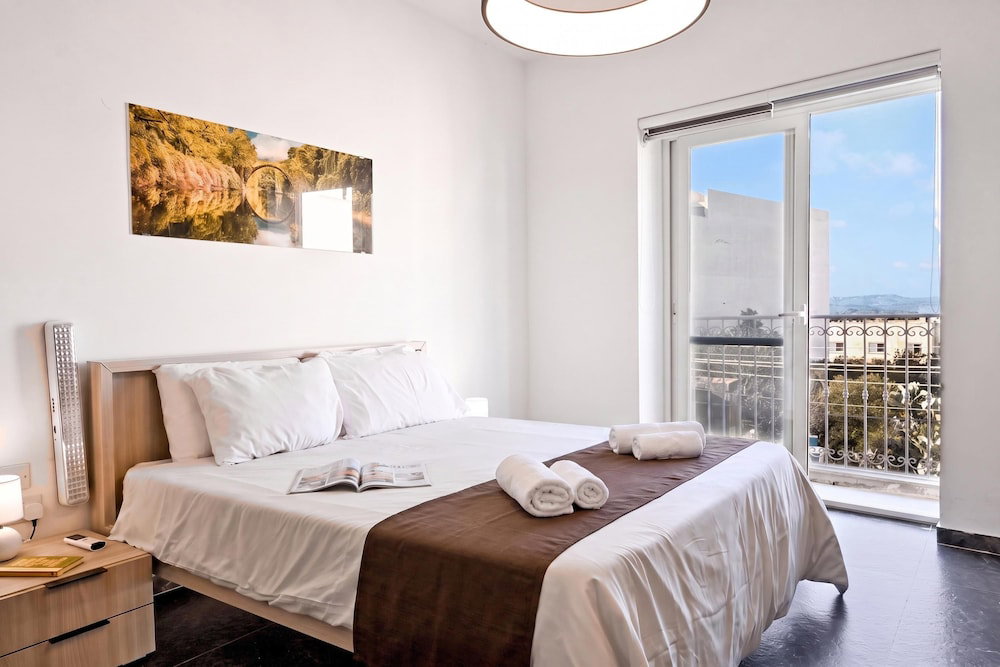 Sunny Bay View + Shared Pool Gozo