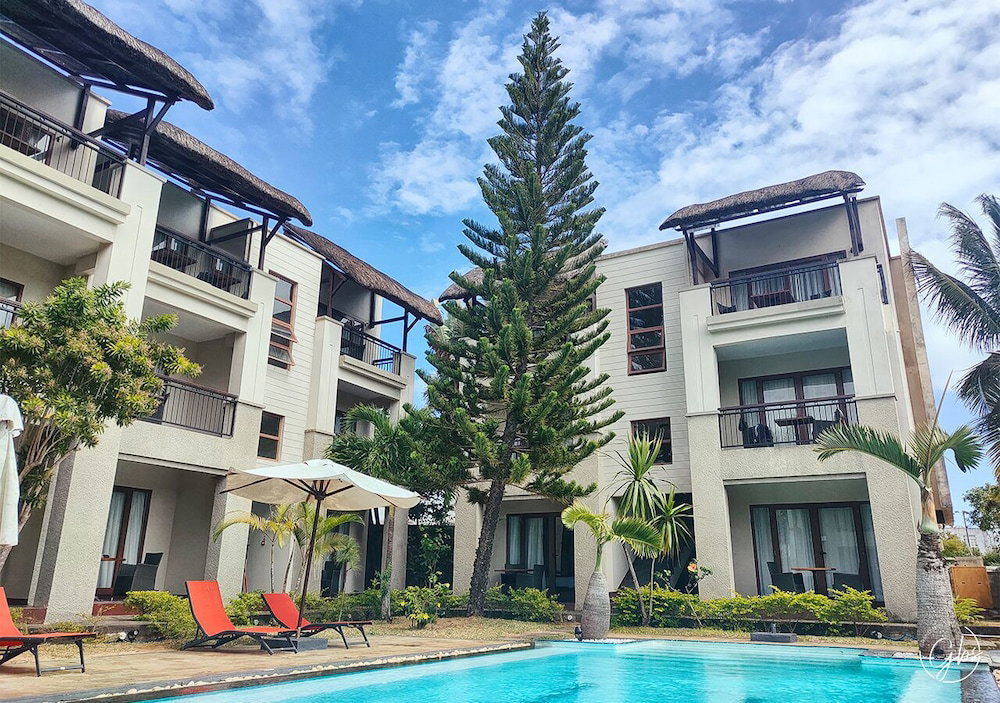 Hotel Grand Bay Suites
