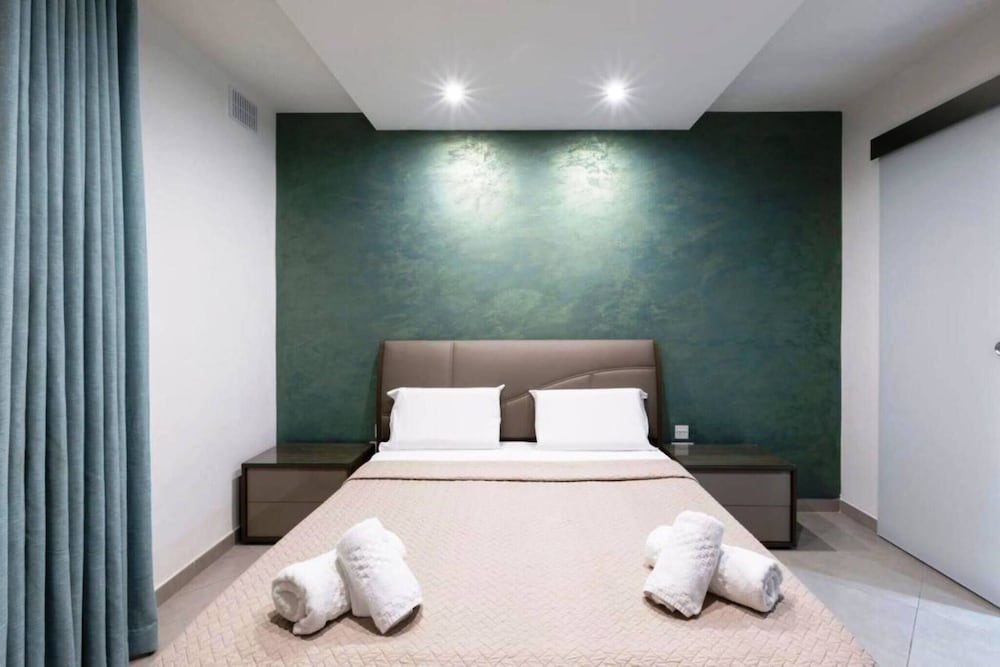 Luxury Apartment In Gzira Close To Sliema 3 Br Apartment Sleep 8