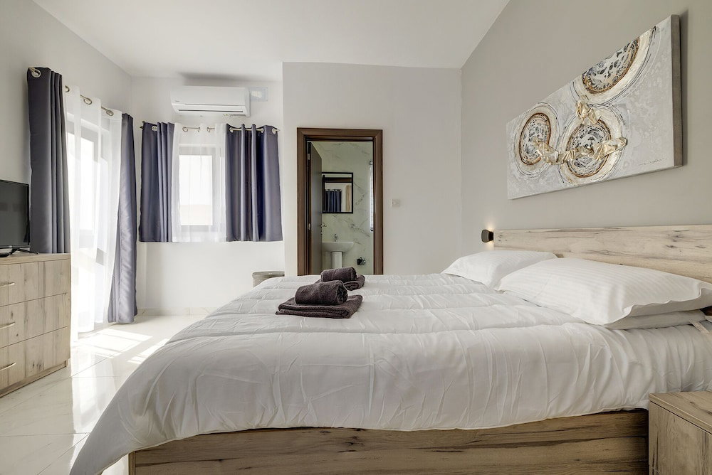 Chic 2Br Penthouse Steps From The Promenade