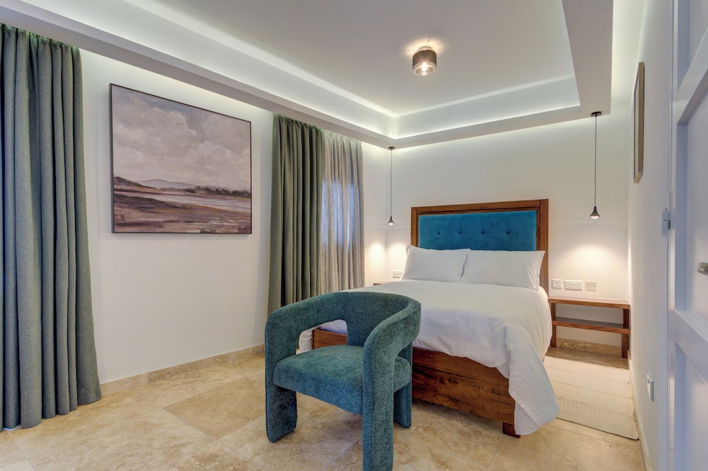 Room-Ta Karmenu - An 800 Year Old Modern