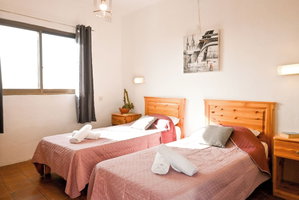 Hotel Sefranda Guesthouse Ensuite Rooms cazare San Giljan