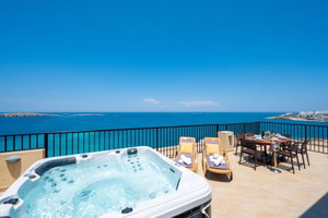 Hotel Islet Seafront Penthouse With Hot Tub cazare Bugibba