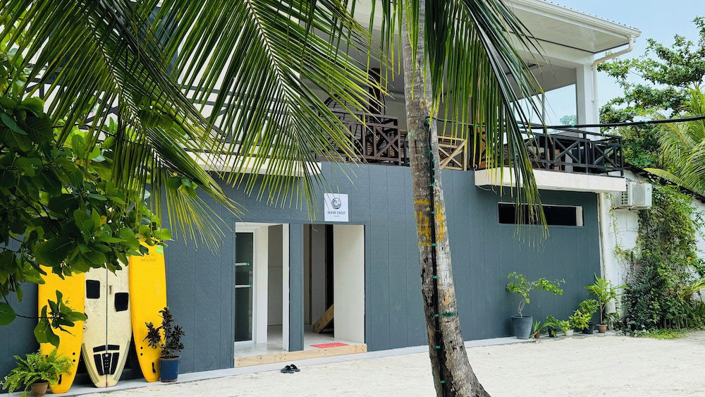 Hotel Wave Crest Retreat