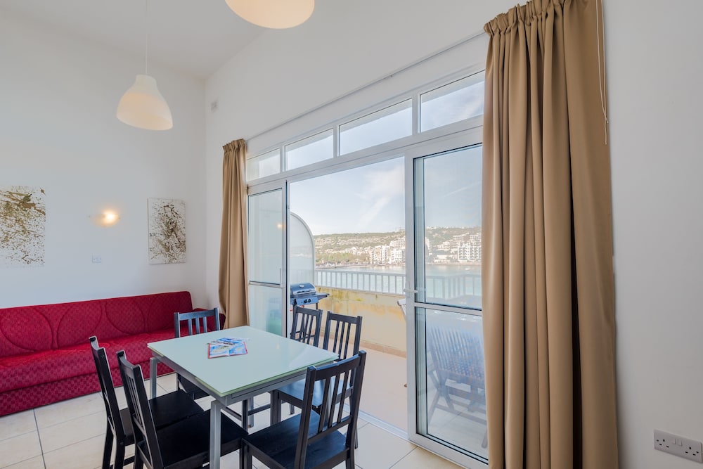 Blue Harbour 4 Seafront Apartment By Getaways Malta