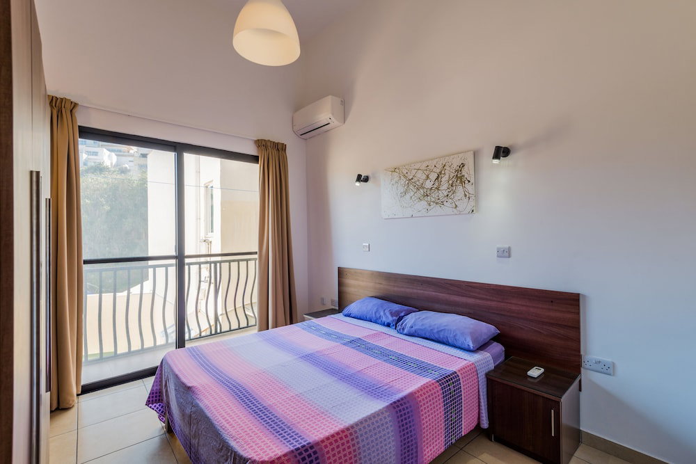 Blue Harbour 4 Seafront Apartment By Getaways Malta