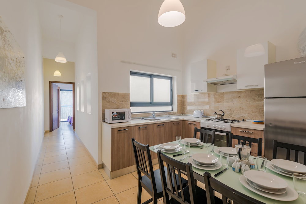 Blue Harbour 4 Seafront Apartment By Getaways Malta