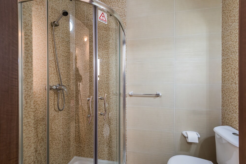 Blue Harbour 4 Seafront Apartment By Getaways Malta