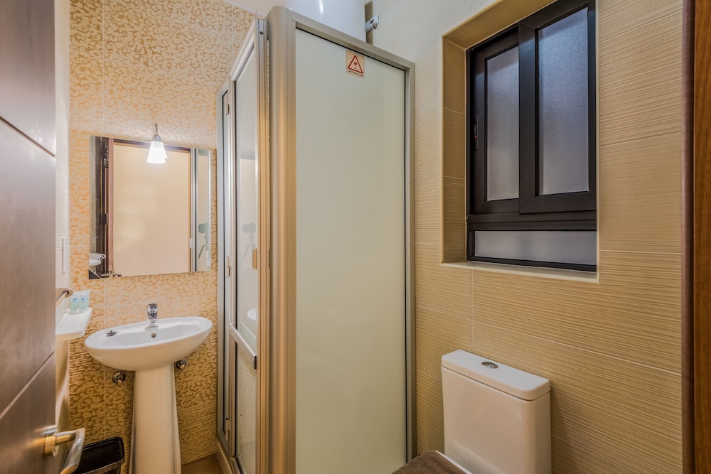 Blue Harbour 4 Seafront Apartment By Getaways Malta