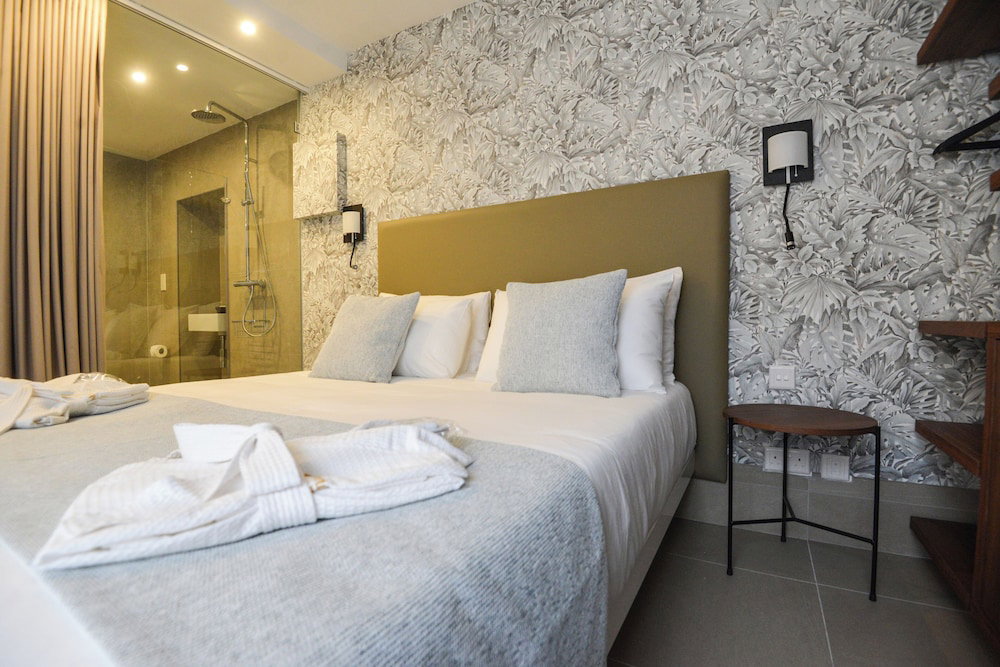 Aqueduct Boutique Rooms