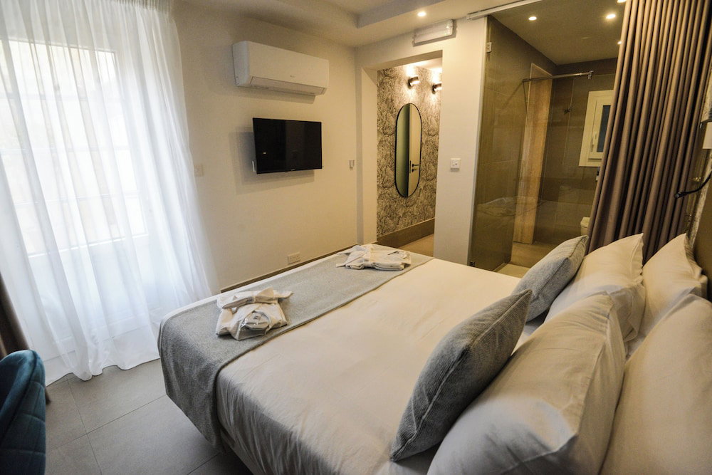 Aqueduct Boutique Rooms