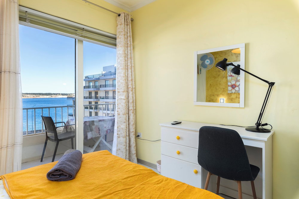 Hotel Cosy Apartment With Balcony & Sea Views