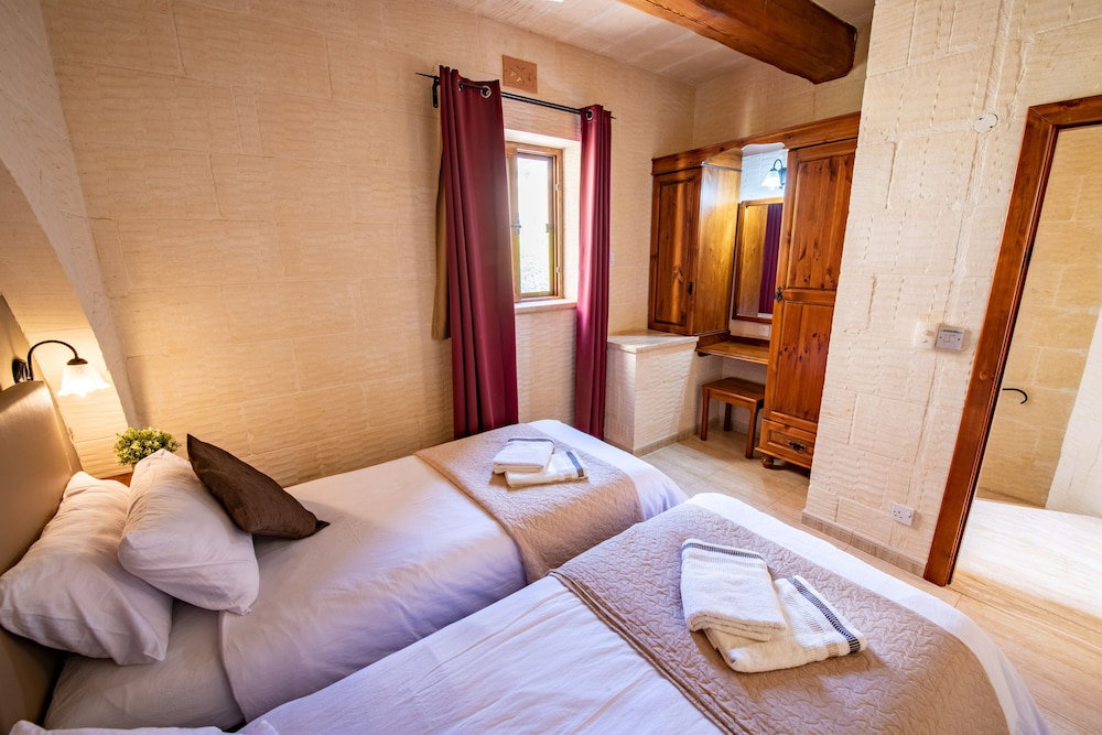 Ta Lucija 2 Bedroom Villa With Private Pool