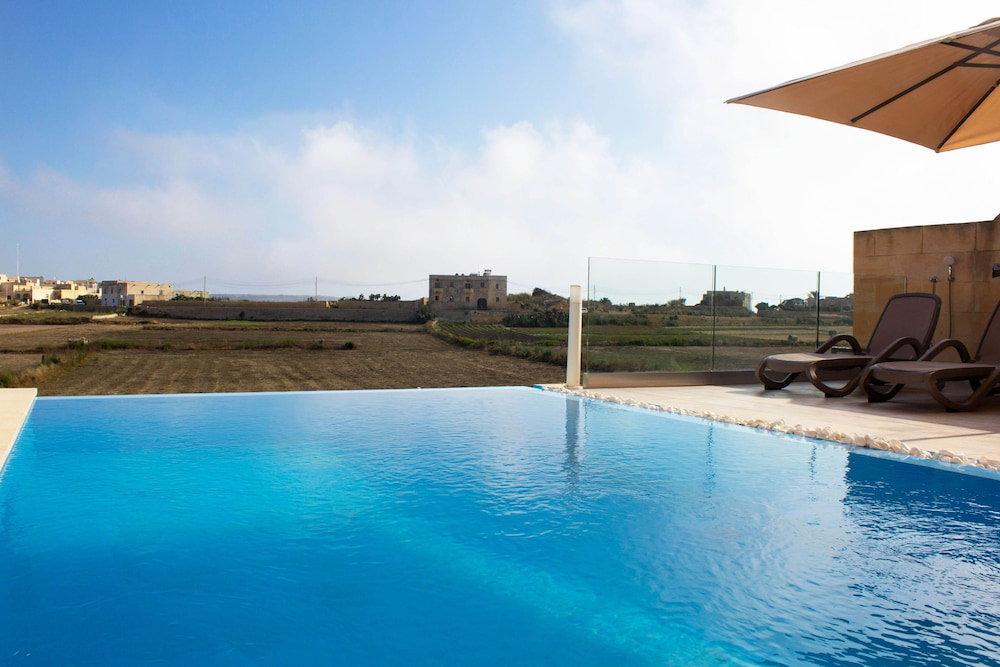 Hotel Kenn Gozitan Villa And Pool