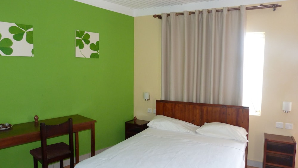 Le Cactus Guesthouse