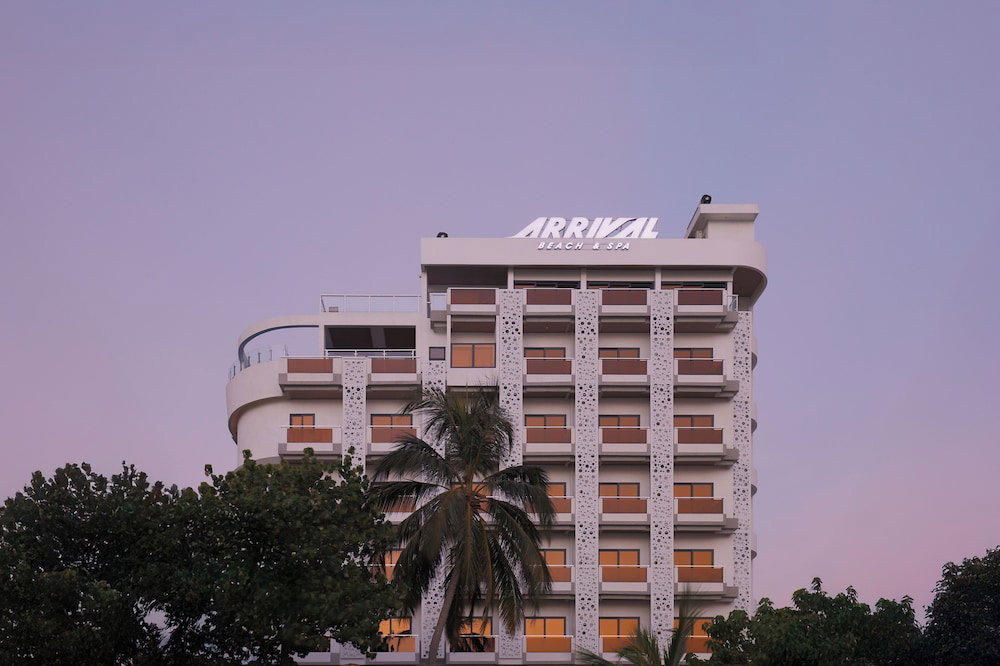 Hotel Arrival Beach And Spa At Gulhi
