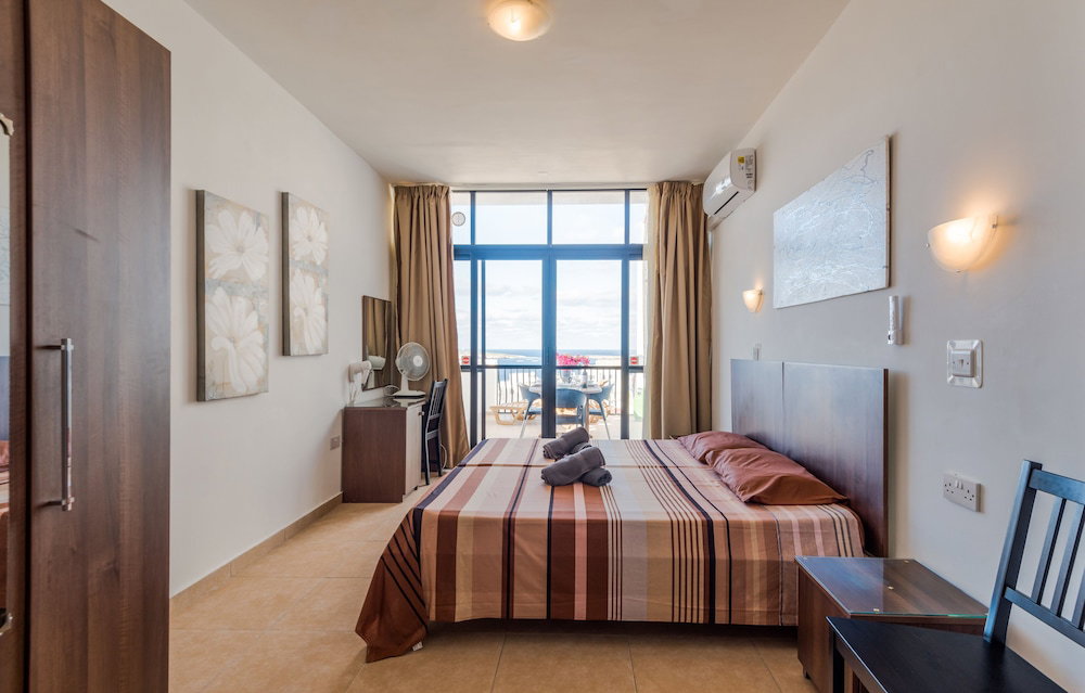 Hotel Seashells 2 Bedroom Apartment With Sunny Terrace With Stunning Panoramic Sea Views By Getaways Malta