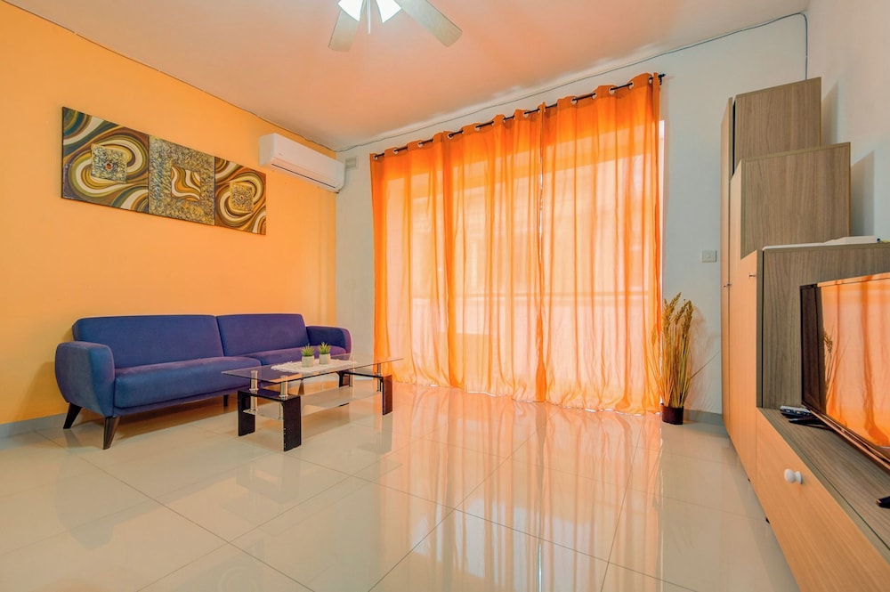 Hotel Tranquil Cityscape 3 Bedroom Apartments