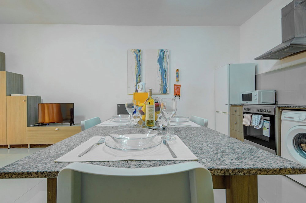 Tranquil Cityscape 3 Bedroom Apartments