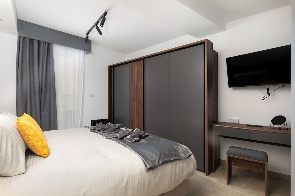 Modern 1Br Apts Near Manoel & Tigne