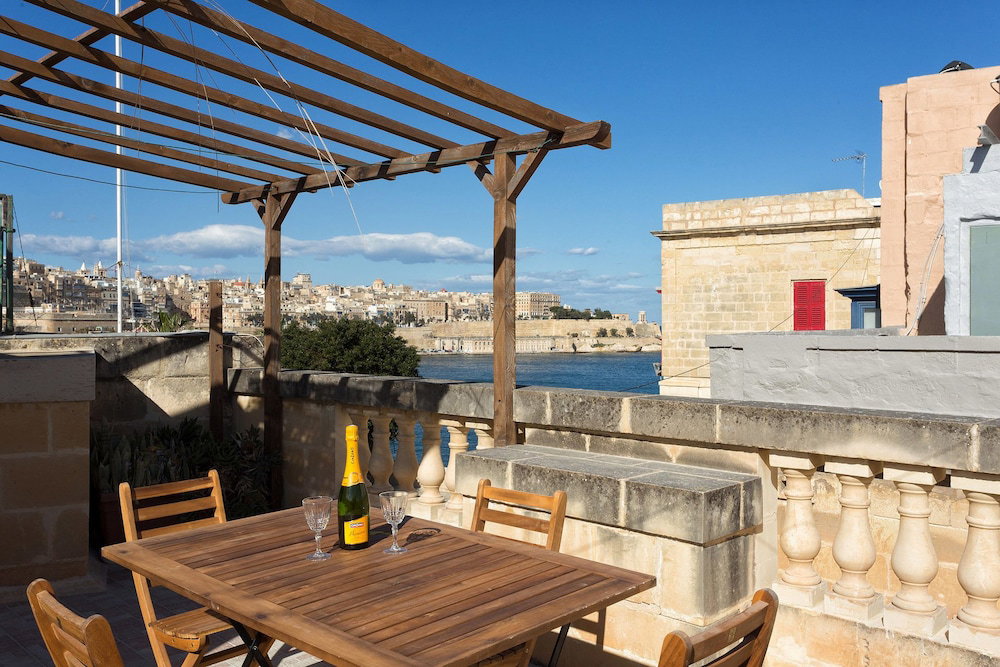 Hotel Traditional Maltese Townhouse, Roof Terrace And Views