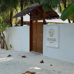Hotel Navaya Dhiffushi cazare Meeru