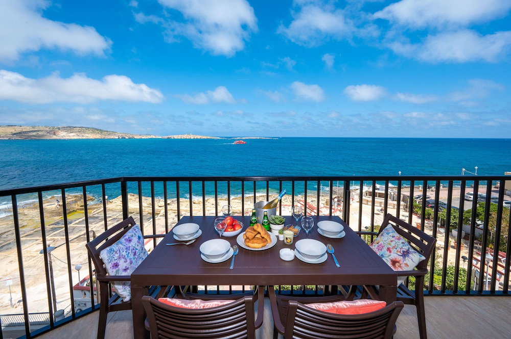 Hotel Islet Seafront Apartment Corner Terrace