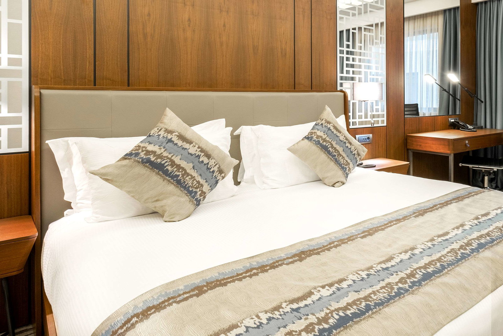 Clarion Golden Horn