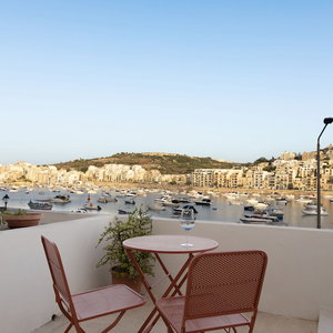 Hotel Modern Seafront 2Br Apt W Terrace & View cazare San Pawl il-Bahar