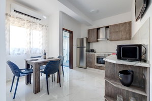 Hotel Idyllic Apartment Steps From The Promenade cazare Gzira