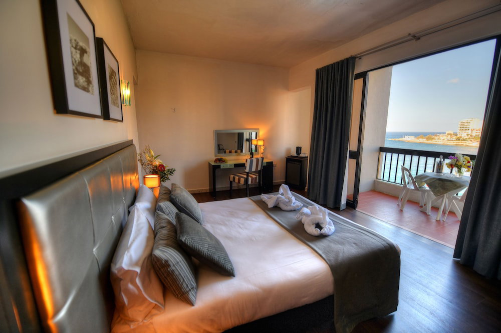 Hotel St Julian's Bay Hotel
