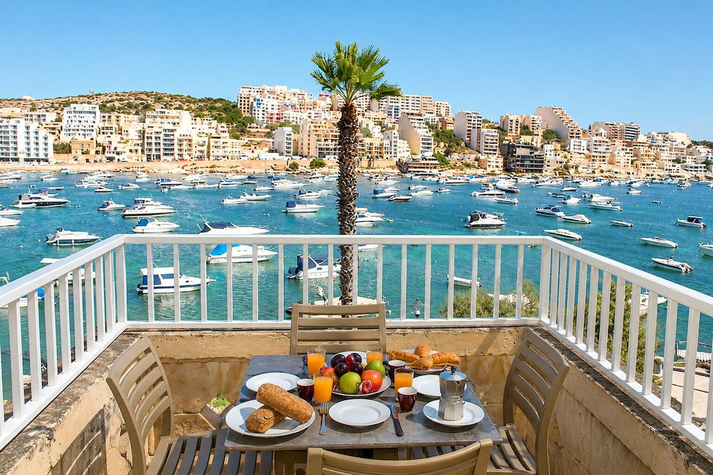 Hotel Blue Harbour 1 By Getaways Malta