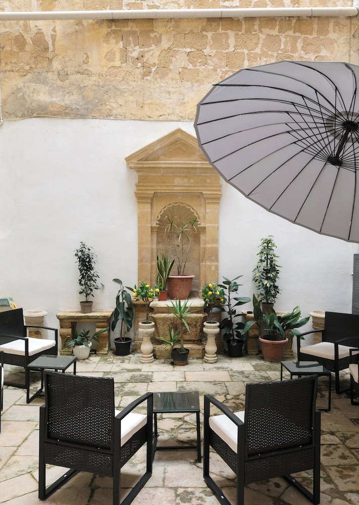 Hotel Classic Apt With Internal Court Yard