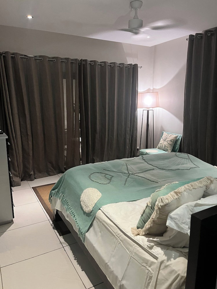 Black Reef Apartments