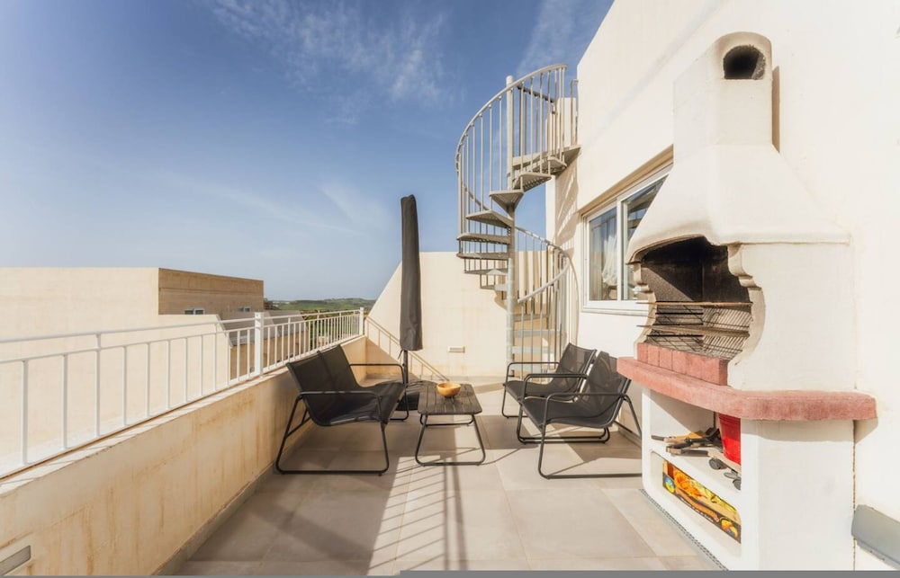 Gozo Penthouse With Terrace Bbq Private Roof