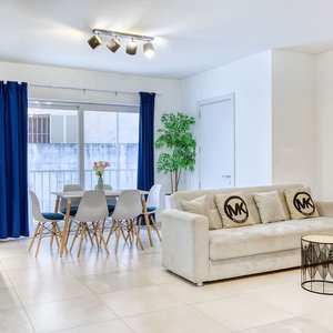 Hotel Central Msida Modern Bright Comfortable cazare Imsida
