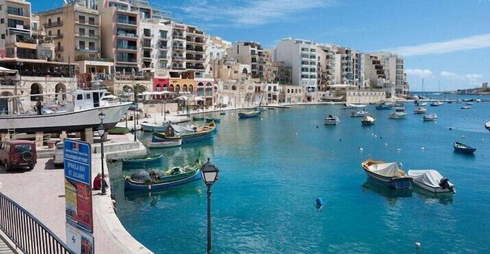 Hotel Bookarest Hostel Malta