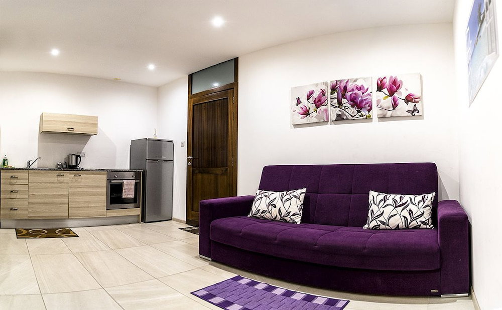Hotel Estrella Lodging