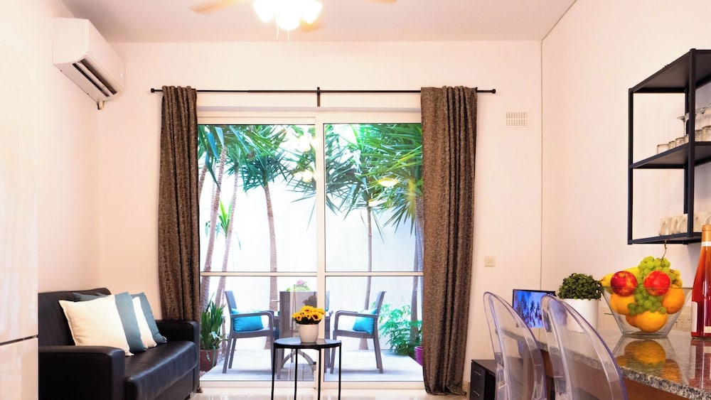 Tranquil 2 Bedroom Cityscape Apartments
