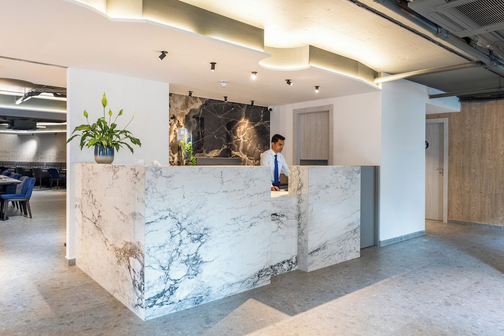 Alavits Hotel By St Hotels