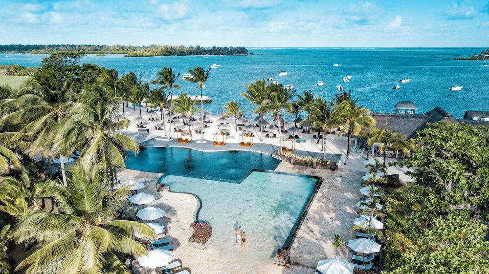 Hotel The Bay Club At Anahita